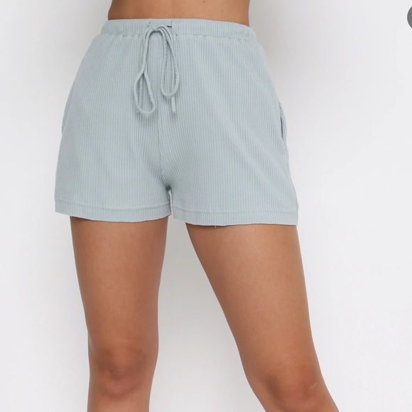 White fox lounge set - Picture 4 of 6